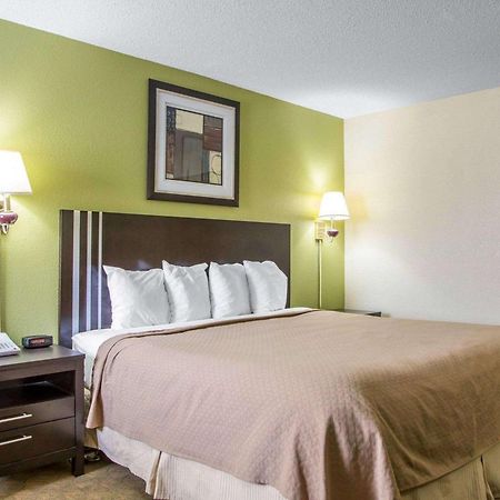 Quality Inn Merrillville Buitenkant foto